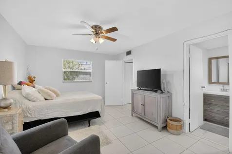 154 Valencia G Delray Beach FL 33446