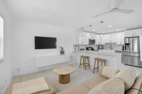 154 Valencia G Delray Beach FL 33446
