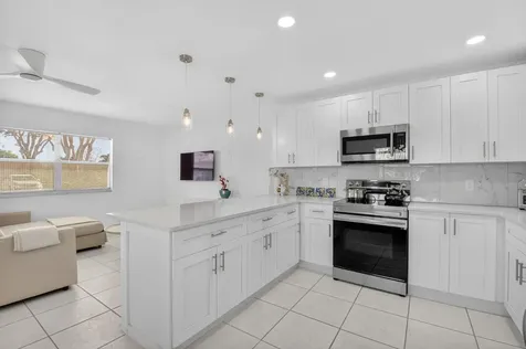 154 Valencia G Delray Beach FL 33446
