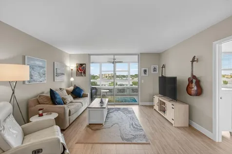 25 Abbey Lane Delray Beach FL 33446