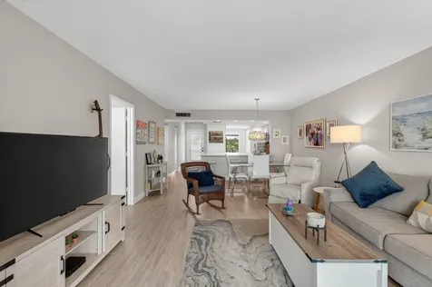25 Abbey Lane Delray Beach FL 33446