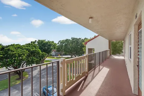 25 Abbey Lane Delray Beach FL 33446