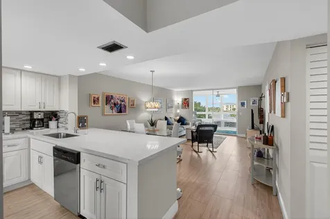 25 Abbey Lane Delray Beach FL 33446