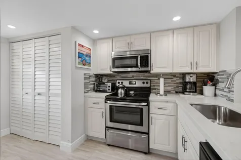25 Abbey Lane Delray Beach FL 33446