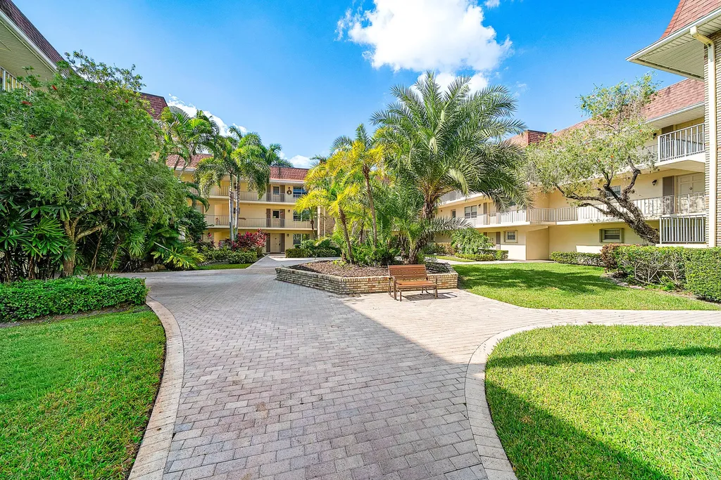 5540 Tamberlane Circle Palm Beach Gardens FL 33418