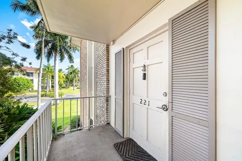 5540 Tamberlane Circle Palm Beach Gardens FL 33418