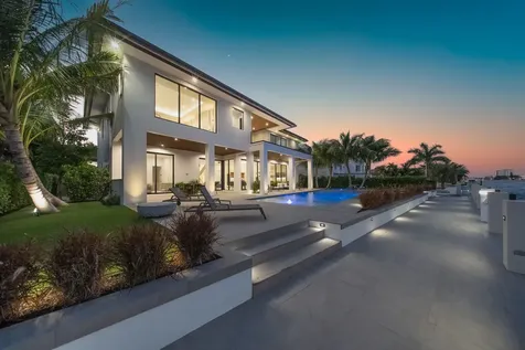 2880 Ne 9th Street Pompano Beach FL 33062