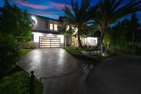 2880 Ne 9th Street Pompano Beach FL 33062