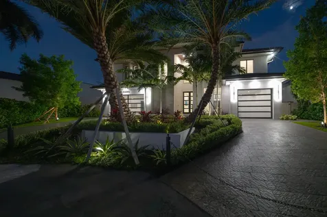 2880 Ne 9th Street Pompano Beach FL 33062