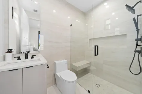 2880 Ne 9th Street Pompano Beach FL 33062