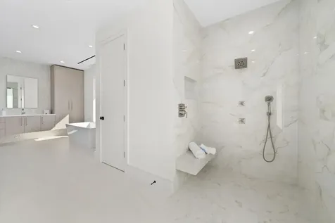 2880 Ne 9th Street Pompano Beach FL 33062