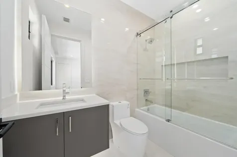2880 Ne 9th Street Pompano Beach FL 33062