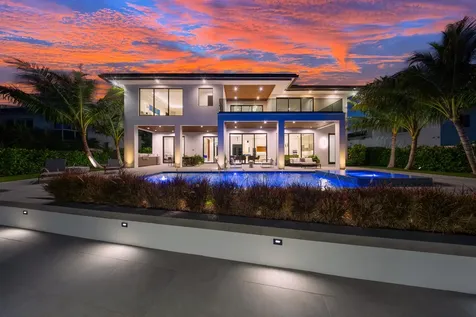 2880 Ne 9th Street Pompano Beach FL 33062