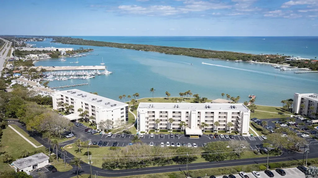 300 Intracoastal Place Tequesta FL 33469