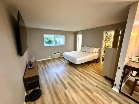 1204 S Lake Drive Lantana FL 33462