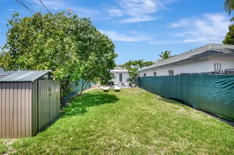 422 N H Street Lake Worth Beach FL 33460
