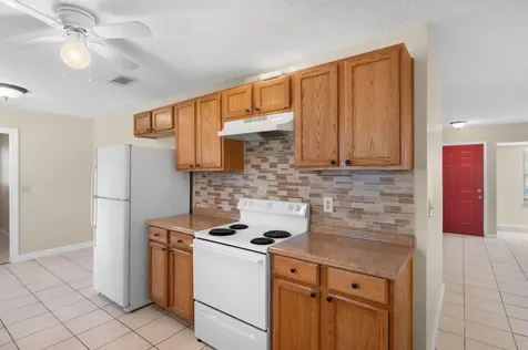 2491 Se Whitehorse Street Port Saint Lucie FL 34984