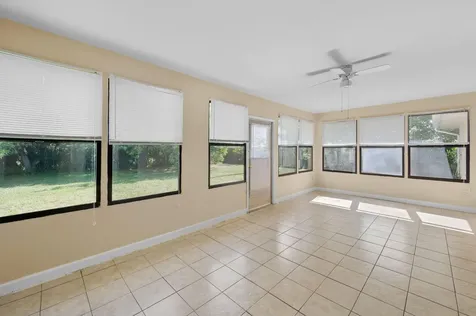 2491 Se Whitehorse Street Port Saint Lucie FL 34984