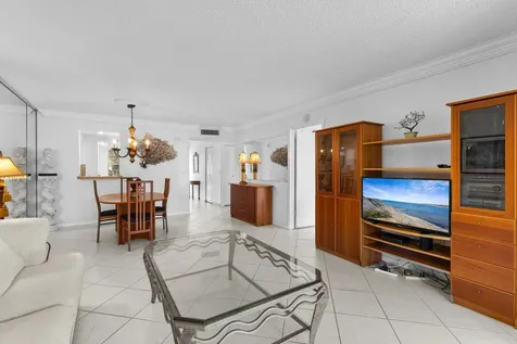 27 Abbey Lane Delray Beach FL 33446
