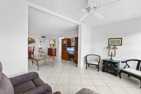 27 Abbey Lane Delray Beach FL 33446