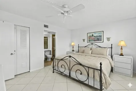 27 Abbey Lane Delray Beach FL 33446