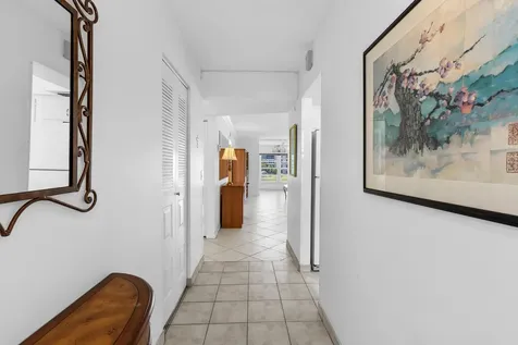 27 Abbey Lane Delray Beach FL 33446