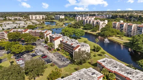 27 Abbey Lane Delray Beach FL 33446