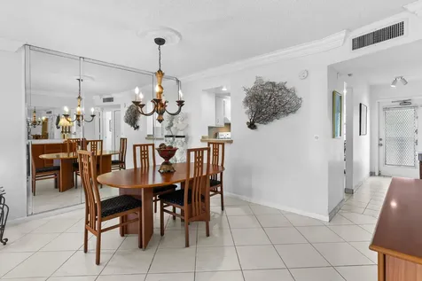 27 Abbey Lane Delray Beach FL 33446