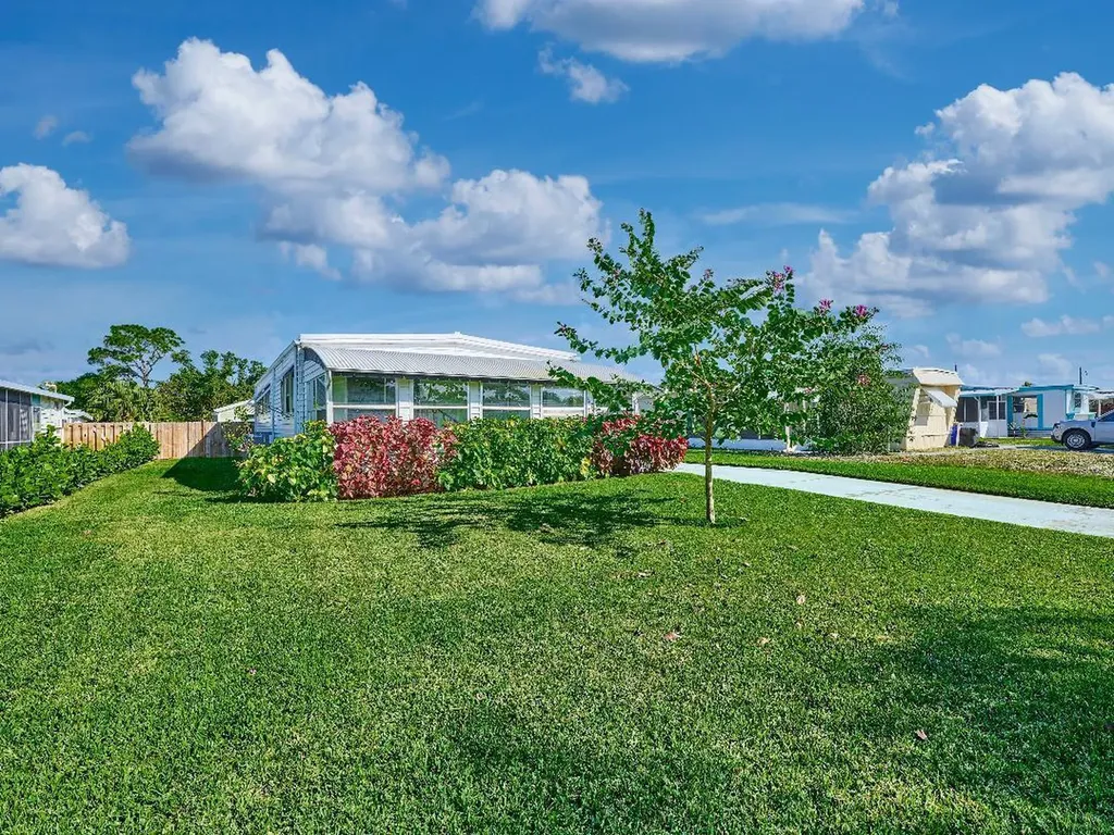 7829 Se Eagle Avenue Hobe Sound FL 33455