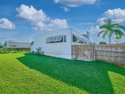 7829 Se Eagle Avenue Hobe Sound FL 33455