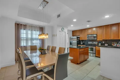 621 Sw 2nd Drive Pompano Beach FL 33060