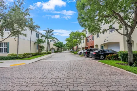 621 Sw 2nd Drive Pompano Beach FL 33060