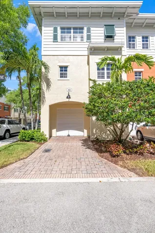 621 Sw 2nd Drive Pompano Beach FL 33060