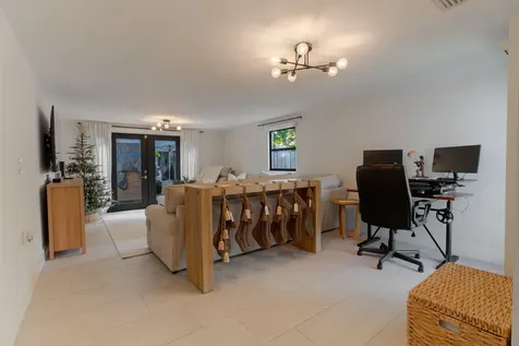537 Ne 14th Court Fort Lauderdale FL 33304