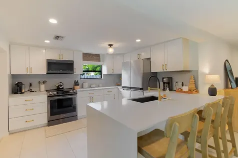 537 Ne 14th Court Fort Lauderdale FL 33304