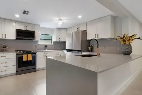 537 Ne 14th Court Fort Lauderdale FL 33304