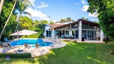 16 Los Lagos Casa de Campo DR 22000