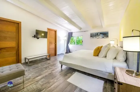 16 Los Lagos Casa de Campo DR 22000