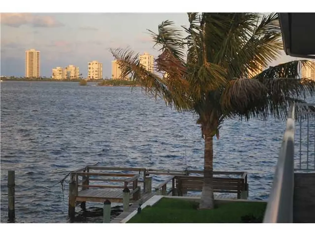 100 Lehane Terrace North Palm Beach FL 33408