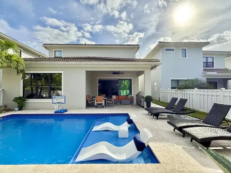 8655 Nw 39th Court Coral Springs FL 33065
