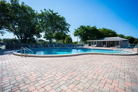 107 Prescott E Deerfield Beach FL 33442