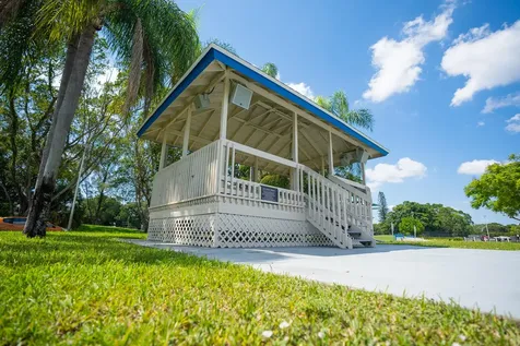 107 Prescott E Deerfield Beach FL 33442