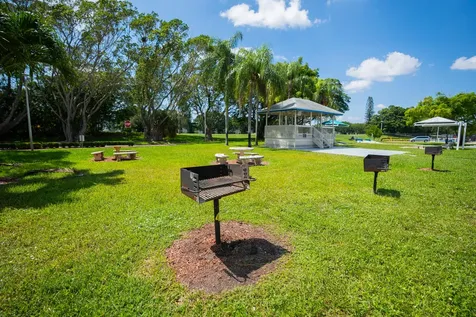 107 Prescott E Deerfield Beach FL 33442
