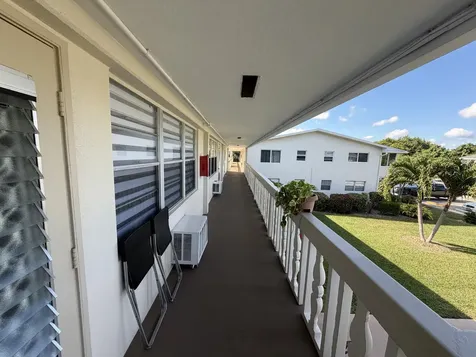 107 Prescott E Deerfield Beach FL 33442