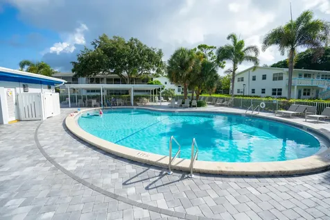 107 Prescott E Deerfield Beach FL 33442