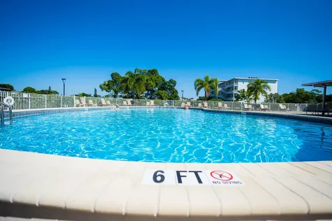 107 Prescott E Deerfield Beach FL 33442