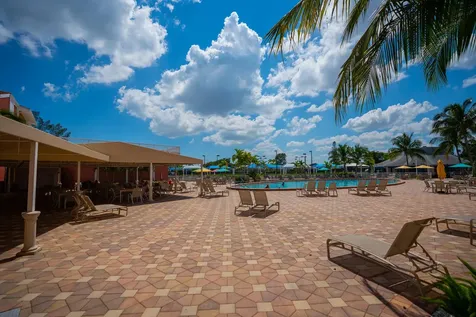 107 Prescott E Deerfield Beach FL 33442