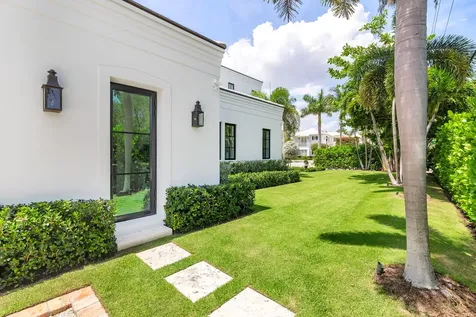 302 E Lakewood Road West Palm Beach FL 33405