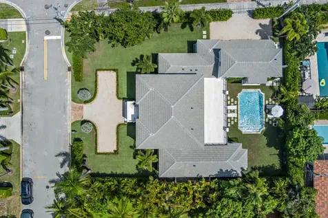 302 E Lakewood Road West Palm Beach FL 33405