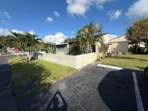 2528 Boundbrook Drive Palm Springs FL 33406